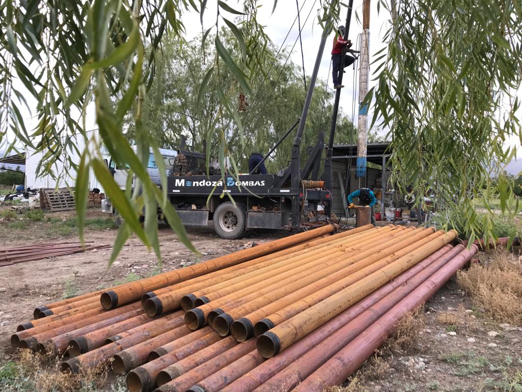 Instalación electrobomba en Los Árboles, Tunuyán.