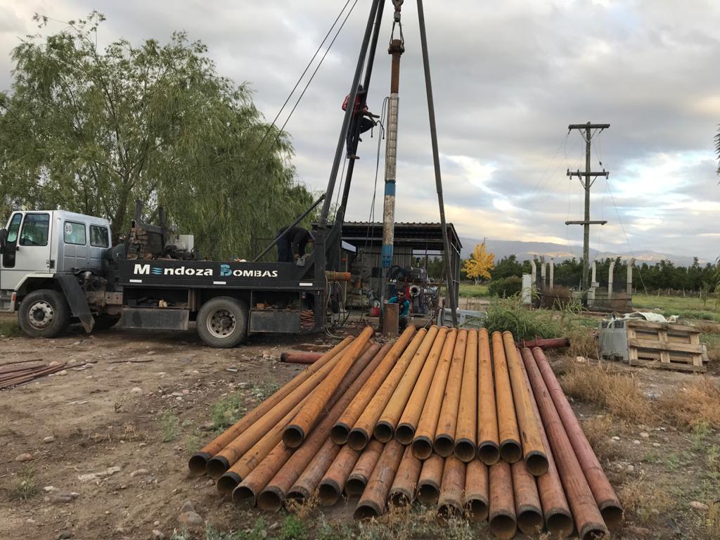 Instalación electrobomba en Los Árboles, Tunuyán.